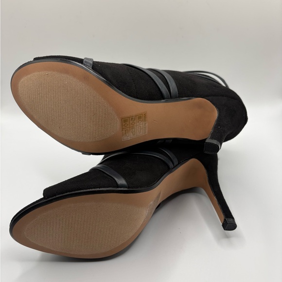 Journee Collection Black Strappy Heels - Picture 8 of 10